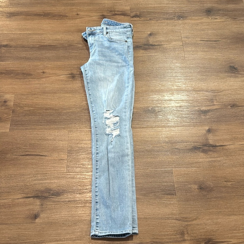 Woman's Kut from the Kloth Katy Ripped Boyfriend Jeans. Size 2 - Picture 4 of 8